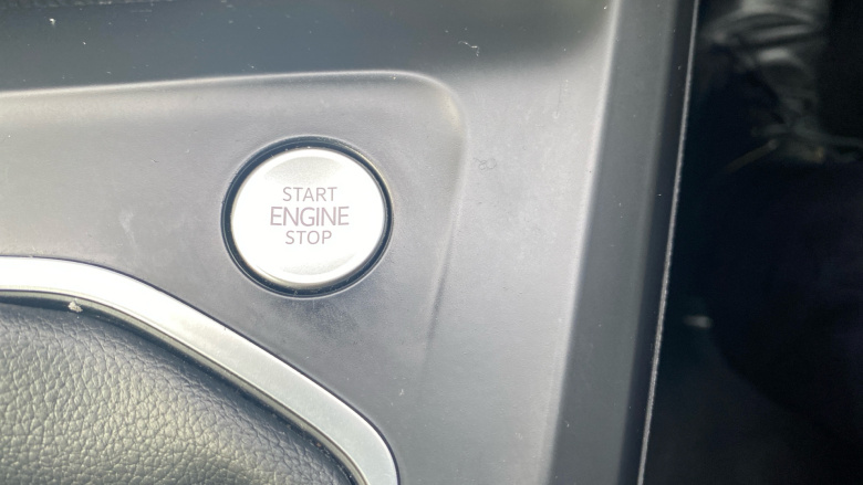 Volkswagen Golf 1.5 TSI 150 Life 5dr Petrol Hatchback